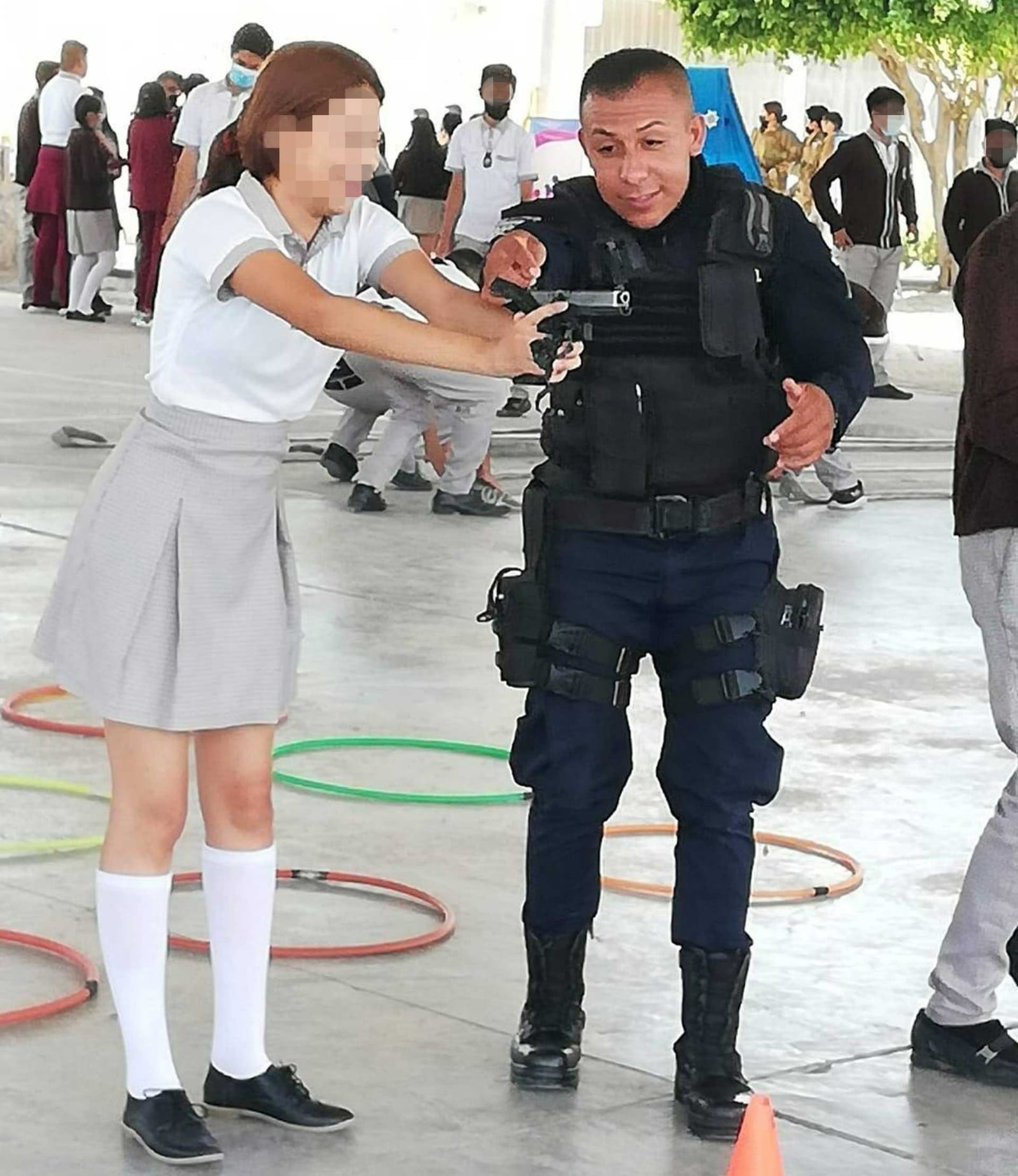 estudiantes-secundaria-armas-guanajuato-policia