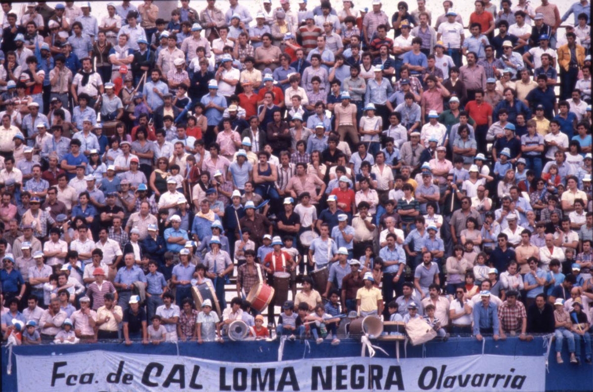 loma-negra-hinchas