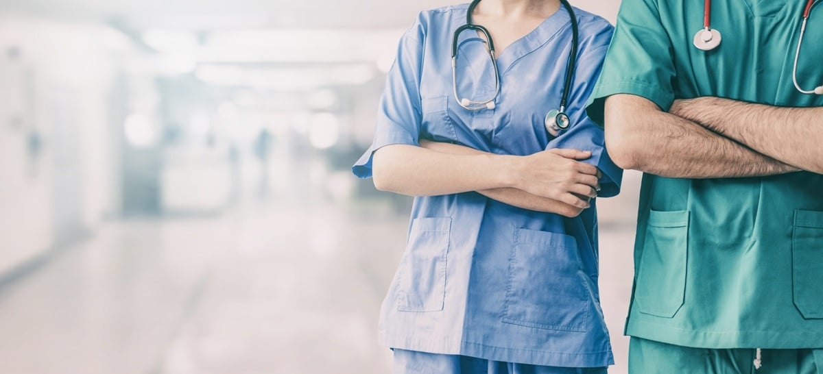 médico