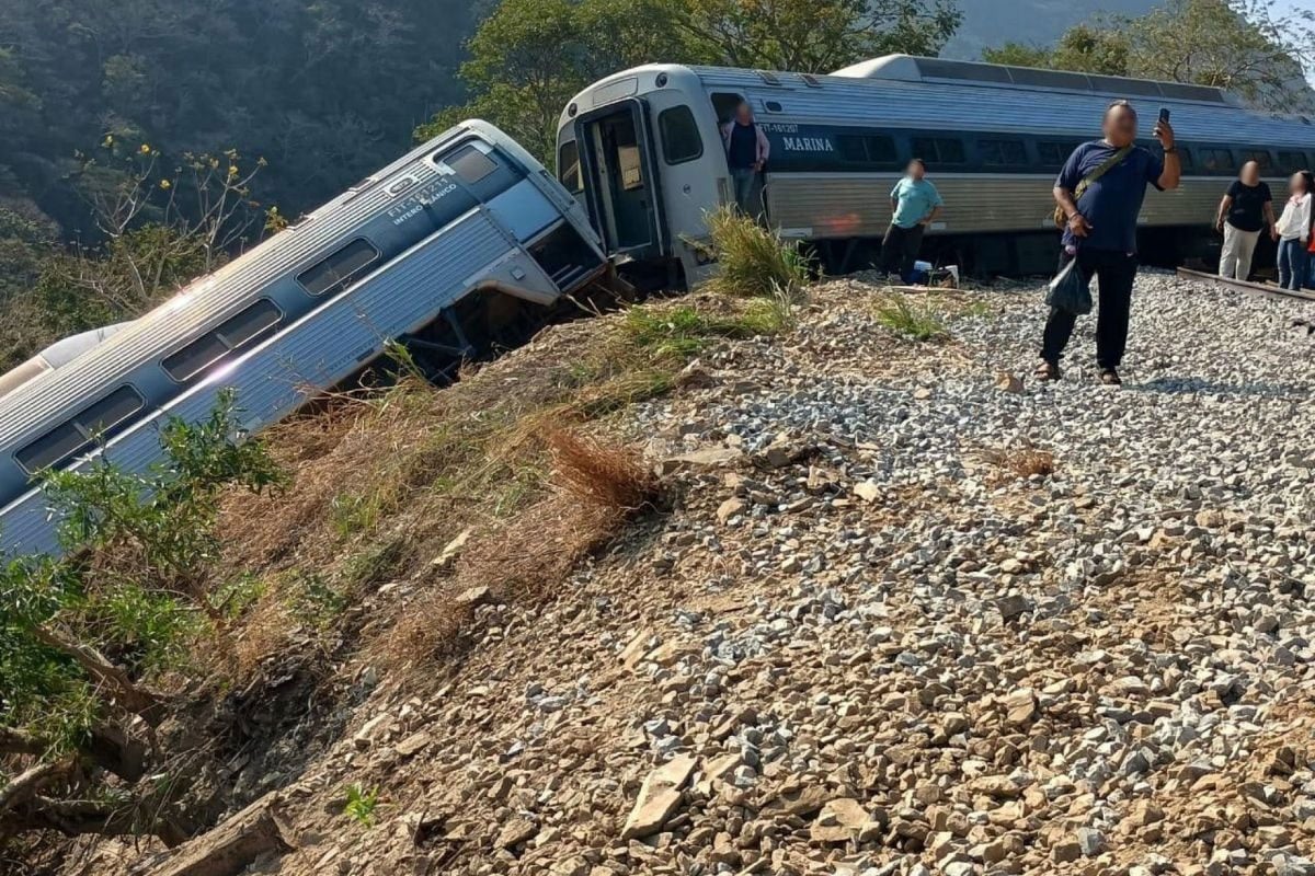 tren-mexico-descarrilo-1