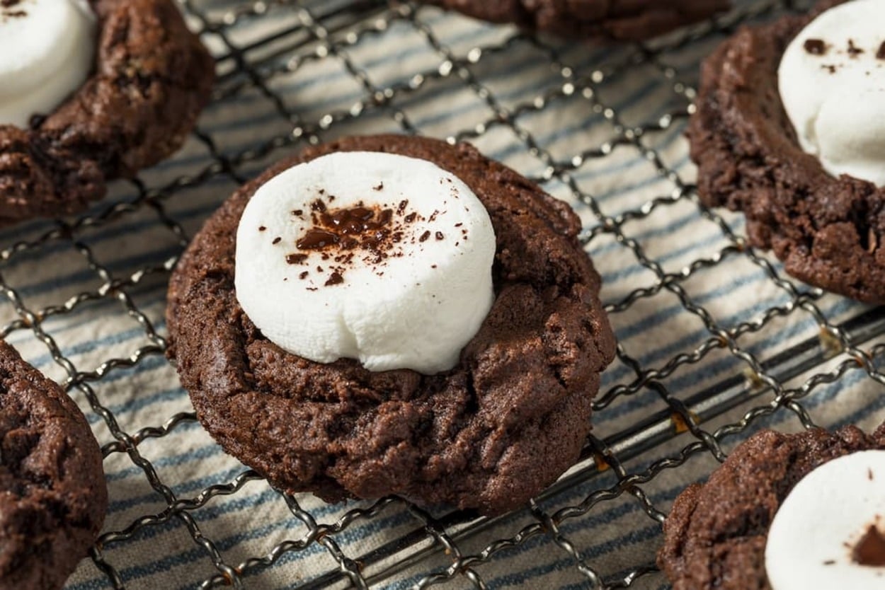 crumbl-cookies-receta-facil-1753959601 (1)
