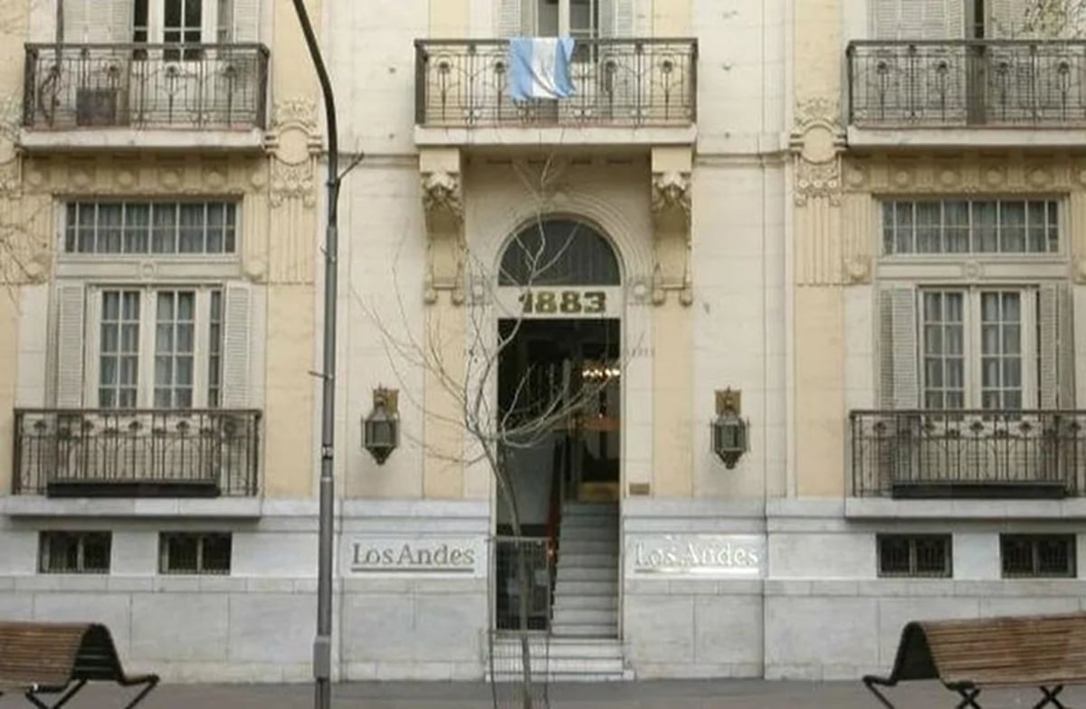 LA3
