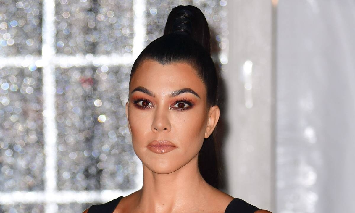 kourtney-kardashian-head-injury-t