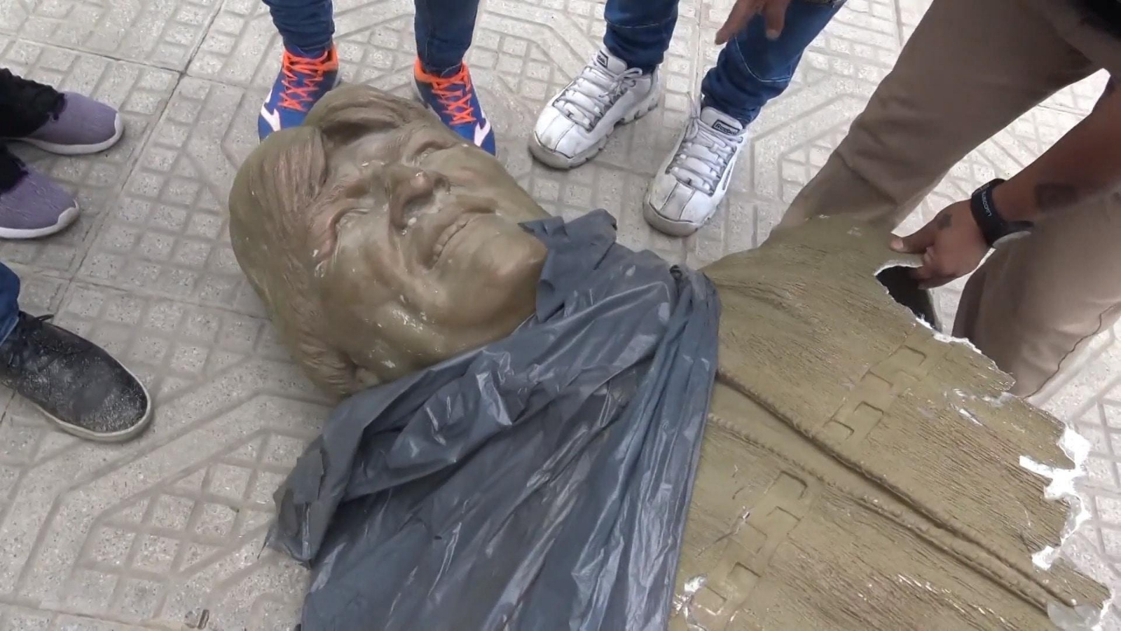 busto portada