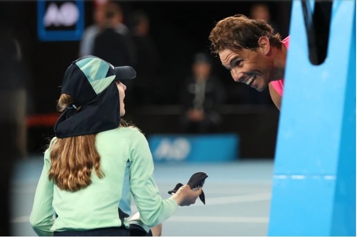 rafa nadal y jovencita 2