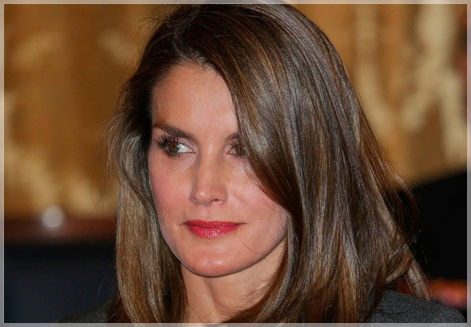 Familia-Real-Española-Letizia-Ortiz-tiene-una-nueva-enemiga-siempre-va-demasiado-apretada