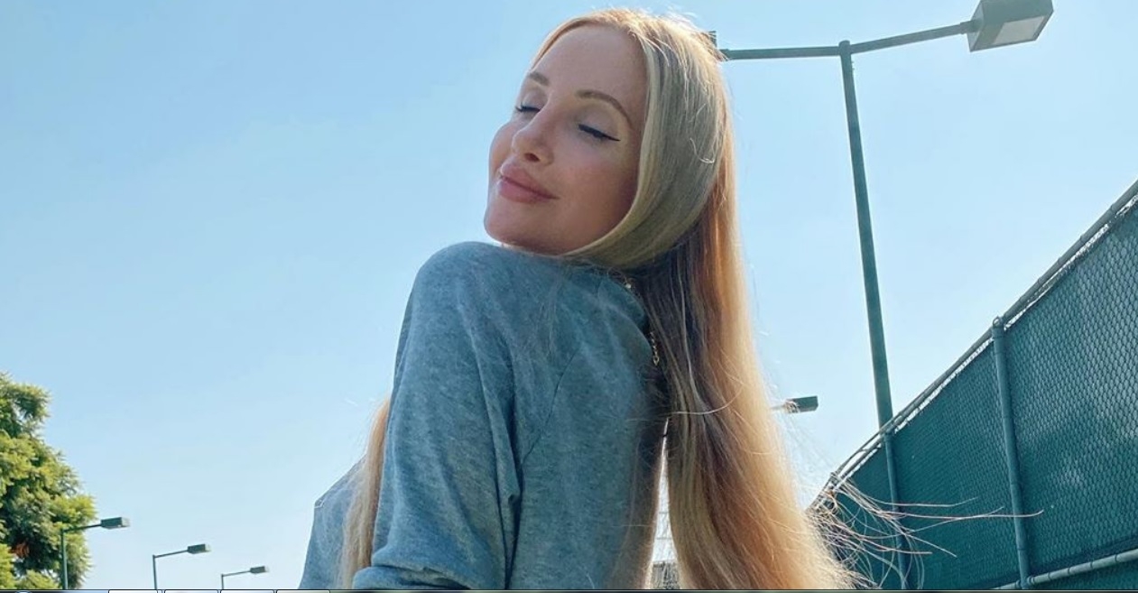 AMANDA LEE