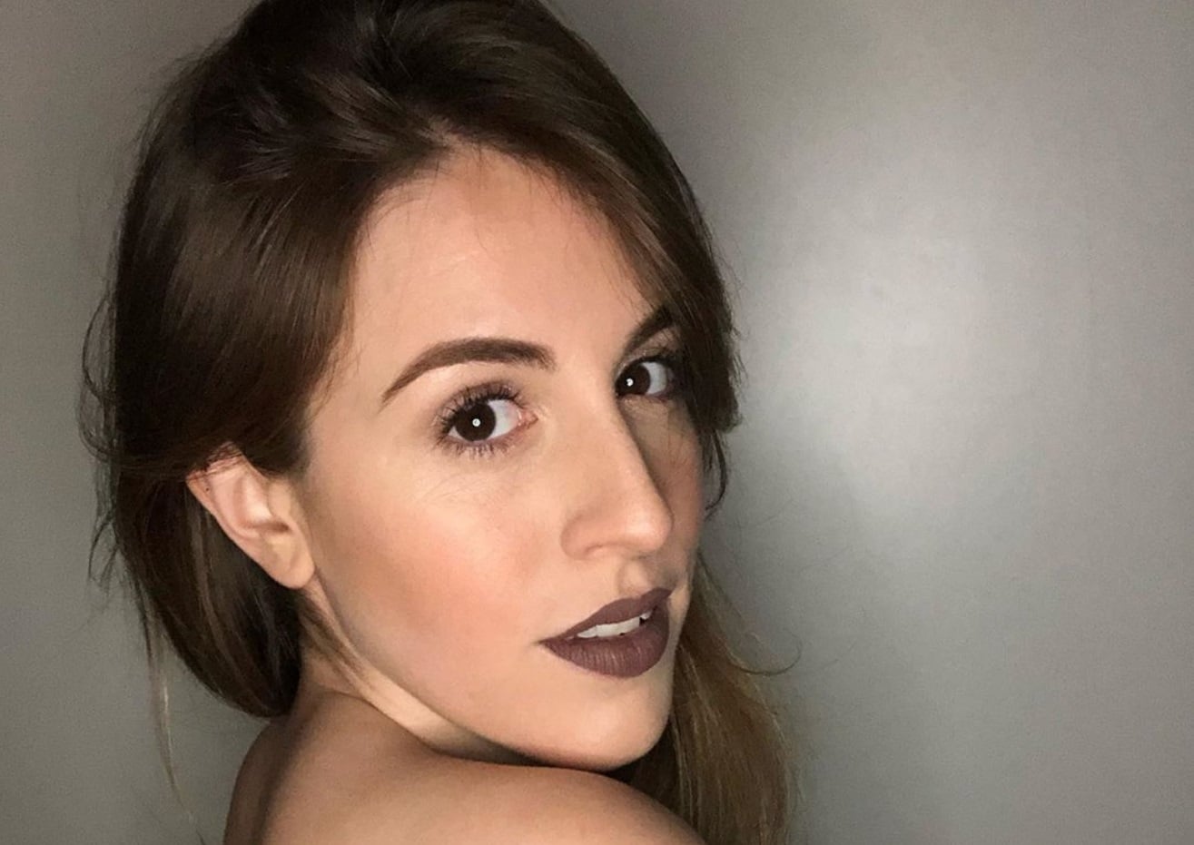 LAURA ESQUIVEL