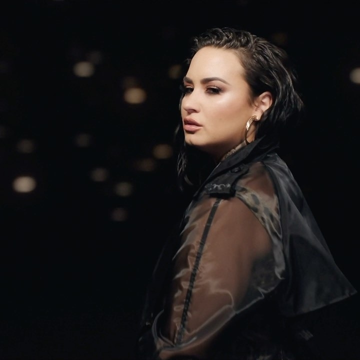 lovato1