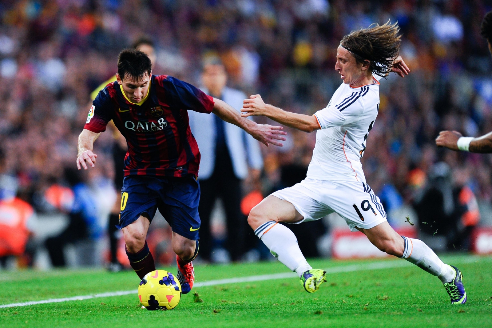 of-fc-barcelona-duels-for-the-ball-with_crop_north