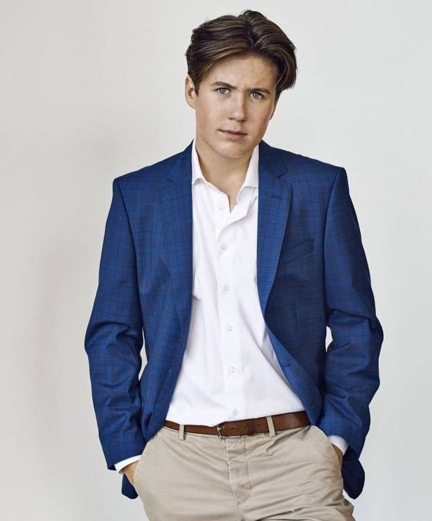 christian-de-dinamarca-cumple-15-las-fotos-oficiales-en-las-que-posa-como-un-modelo