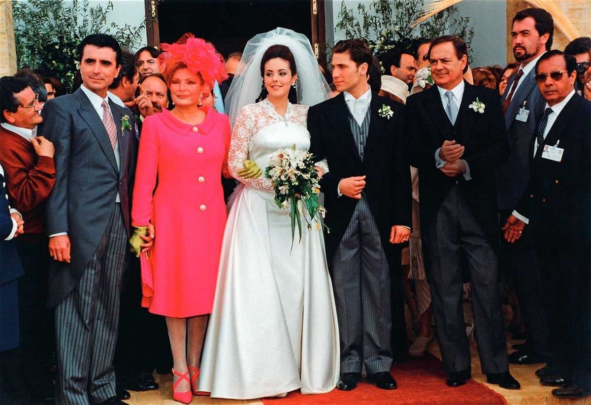 boda-rocio-carrasco-y-antonio-david-flores-1_fac5dd9f_1200x822