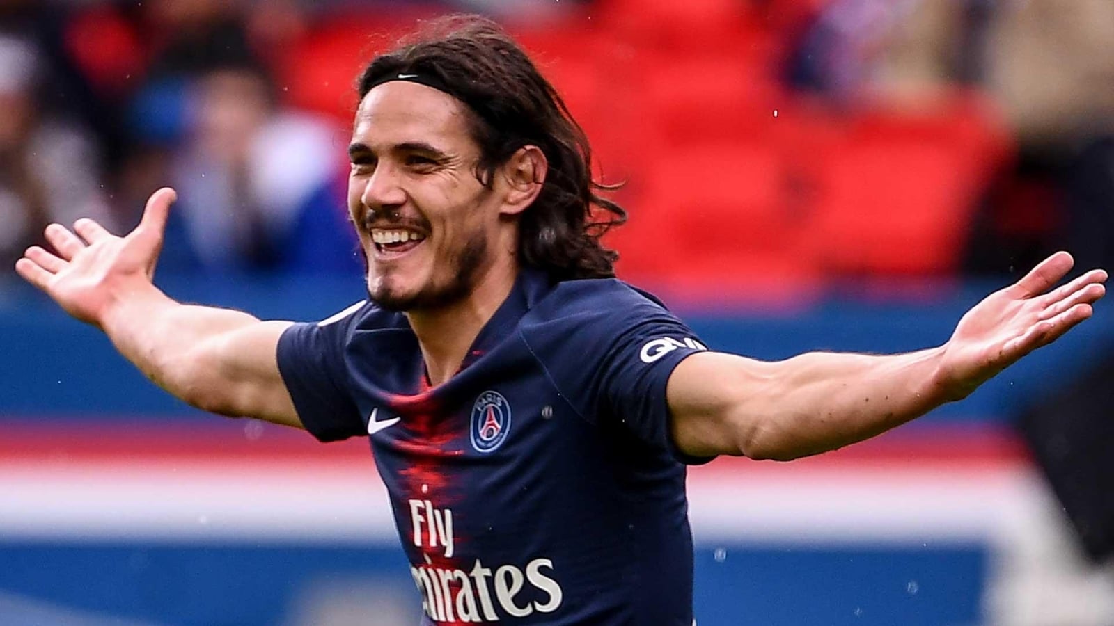1004_cavani_sueldazo_manu_1920x1080_1800040515590
