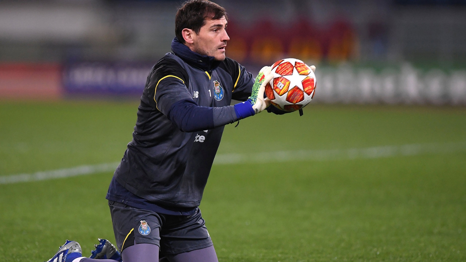 Iker-Casillas-porto-1920-1