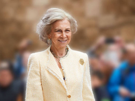 la-reina-sofia-a-sus-82-anos-estoicismo-frente-a-la-adversidad-y-el-trabajo-como-terapia