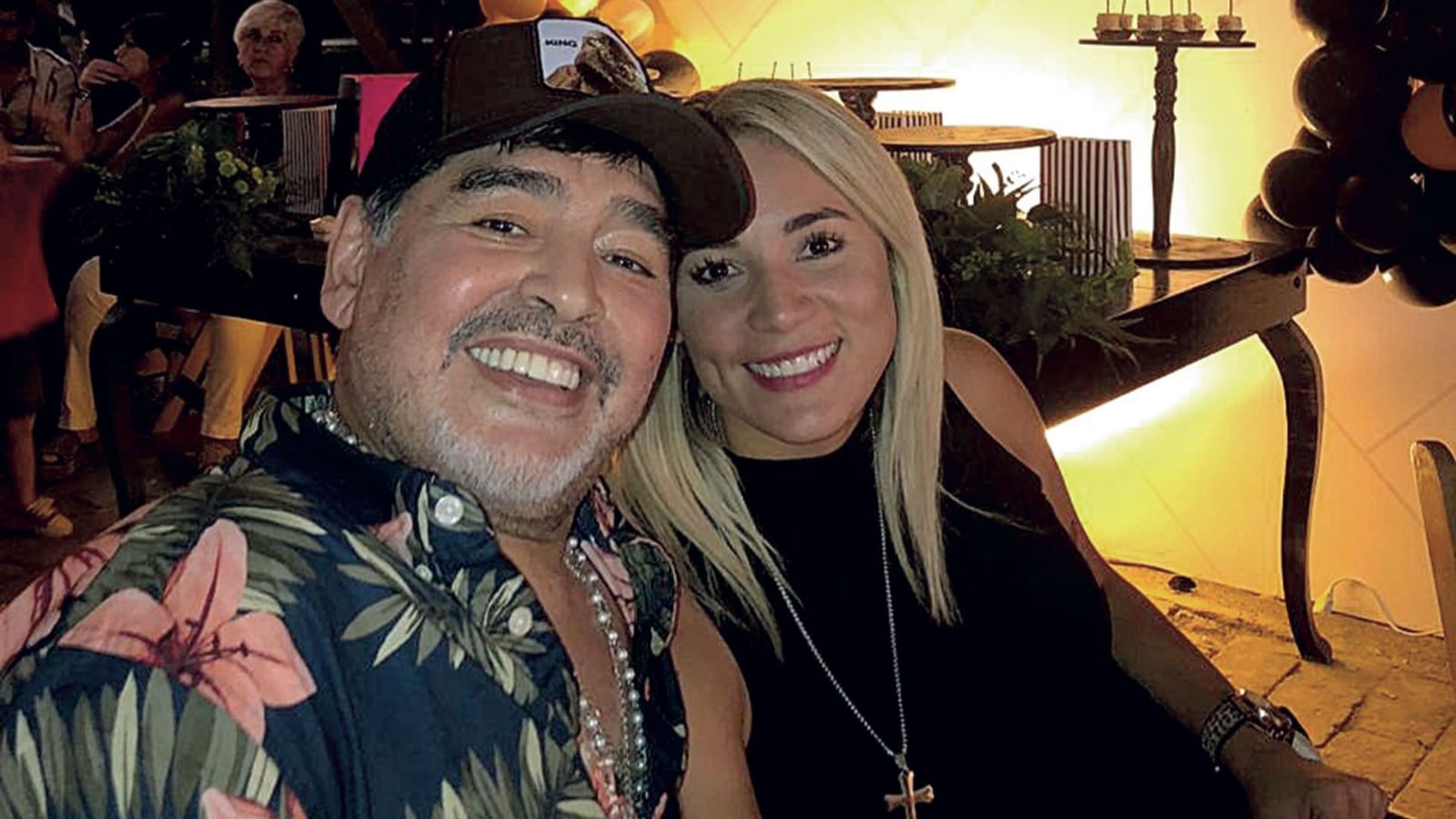 GENTE-APERTURA-MARADONA-CUMPLE-002-051118