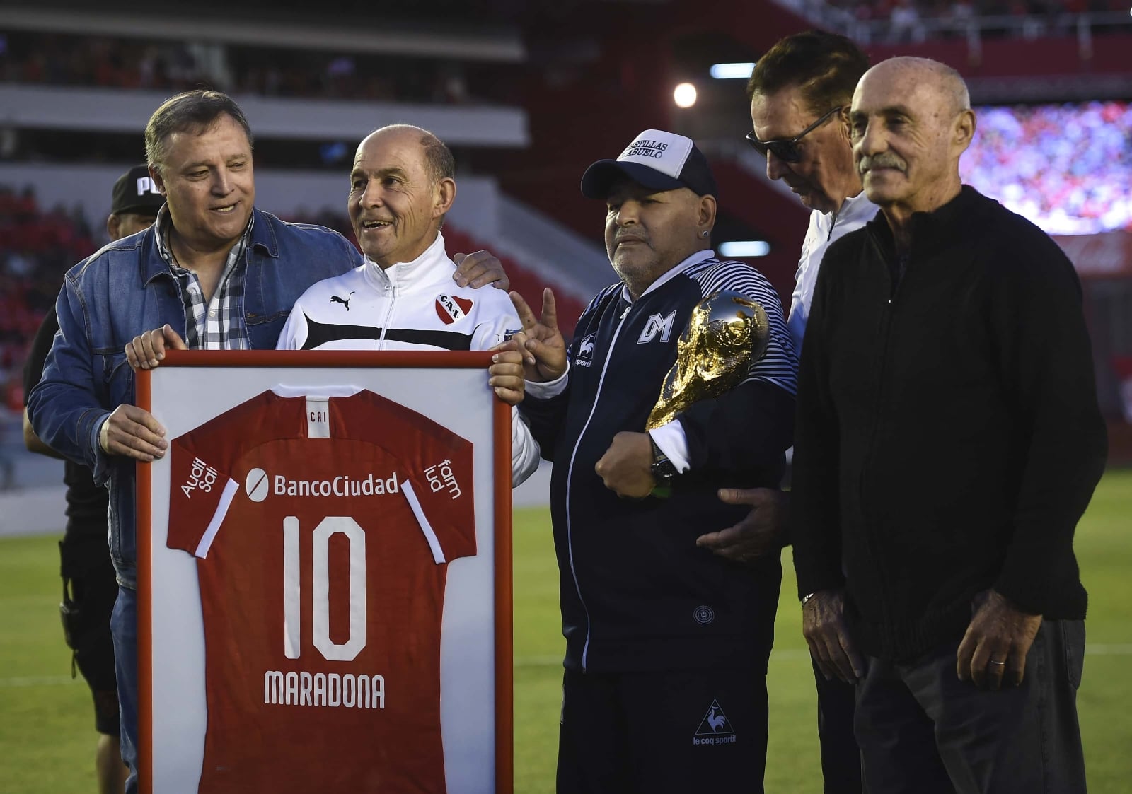 revivi-el-inolvidable-homenaje-de-independiente-a-maradonb