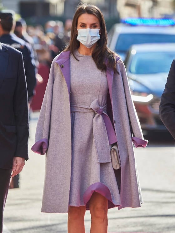 queen-letizia-of-spain-attends-delivery-of-the-32nd-edition-of-the-rei-jaume-i-awards-at-lonja-de-los-mercaderes-on-november-30-2020-in-valencia-spain