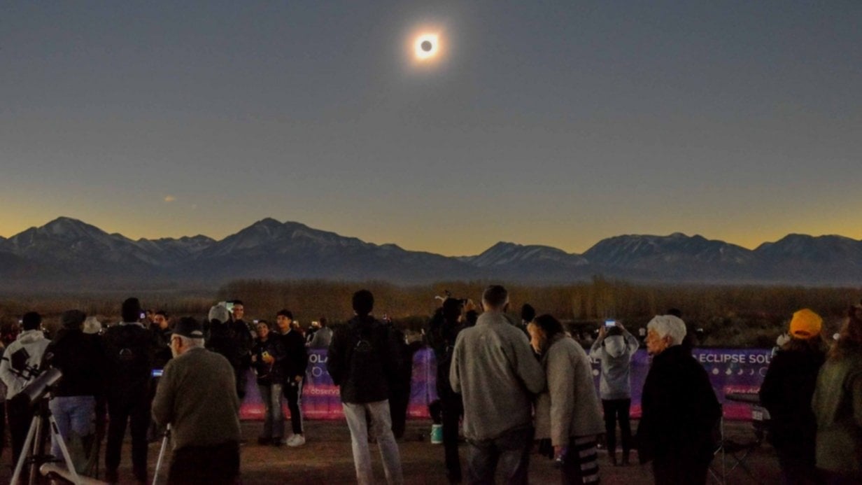 www.minutoneuquen.com eclipse total de sol
