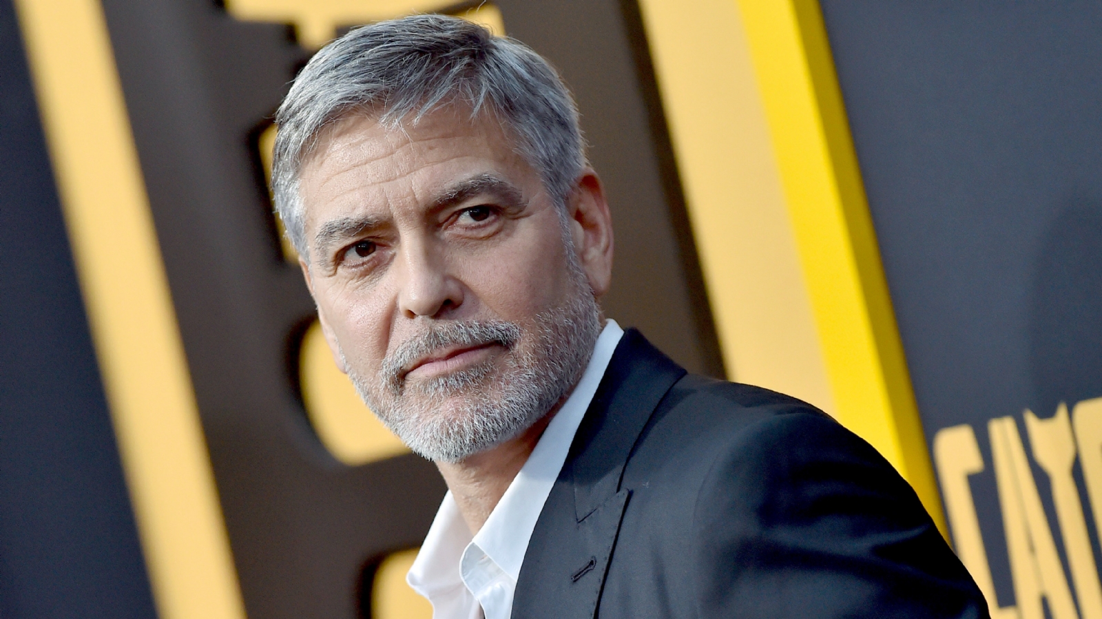 george-clooney-se-ha-cortado-el-pelo-con-una-abeja-durante-los-ultimos-25-anos