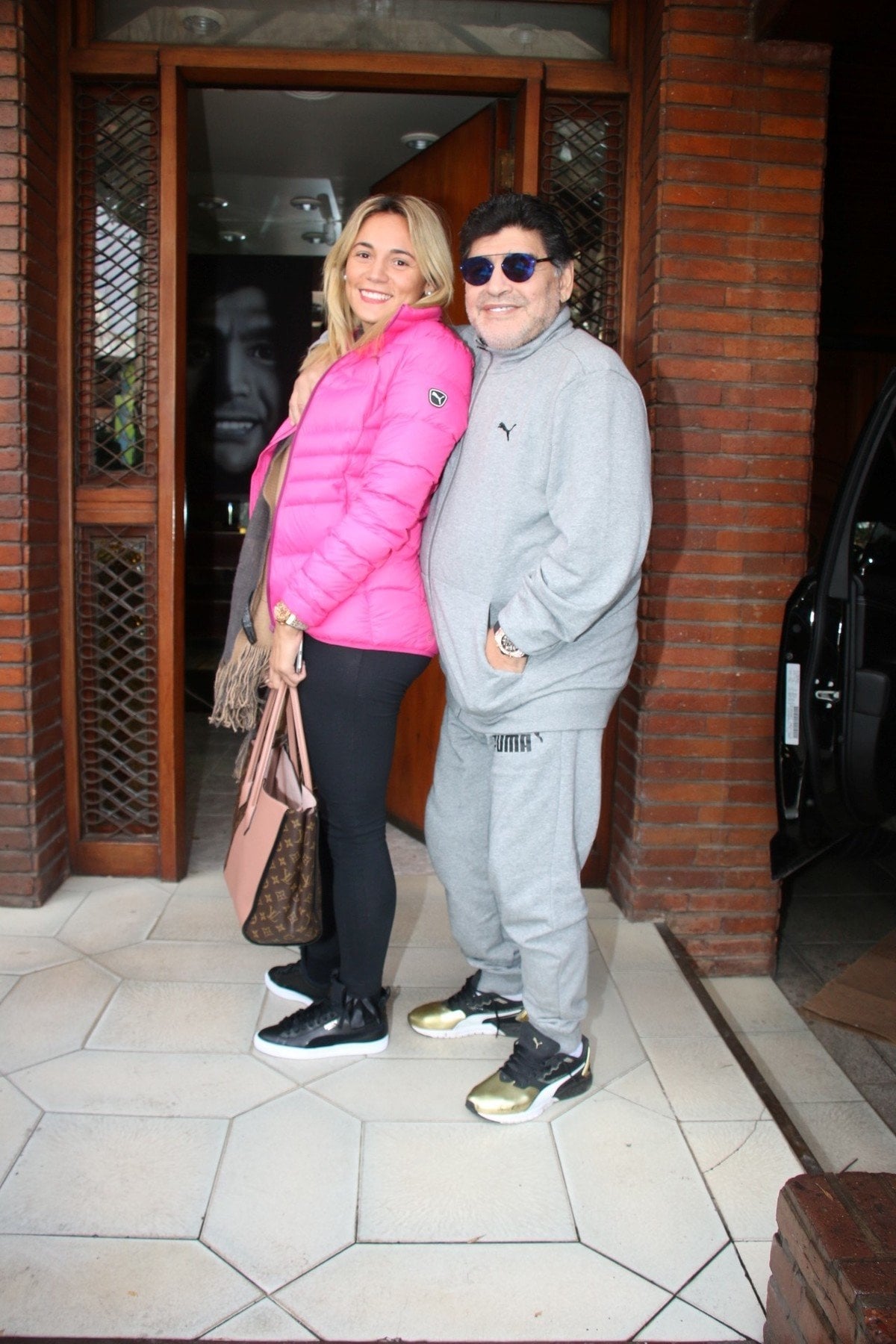 diego-maradona-y-rocio-oliva___rJSDHC1VX_1200x0__1 (1)