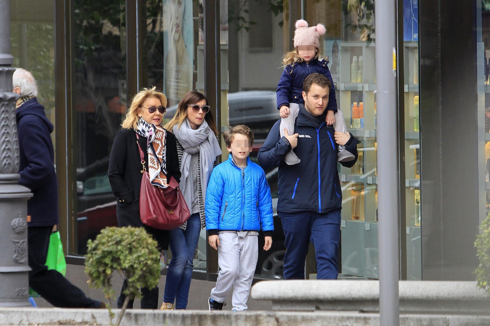 mila-20xim-c3-a9nez-20familia-20