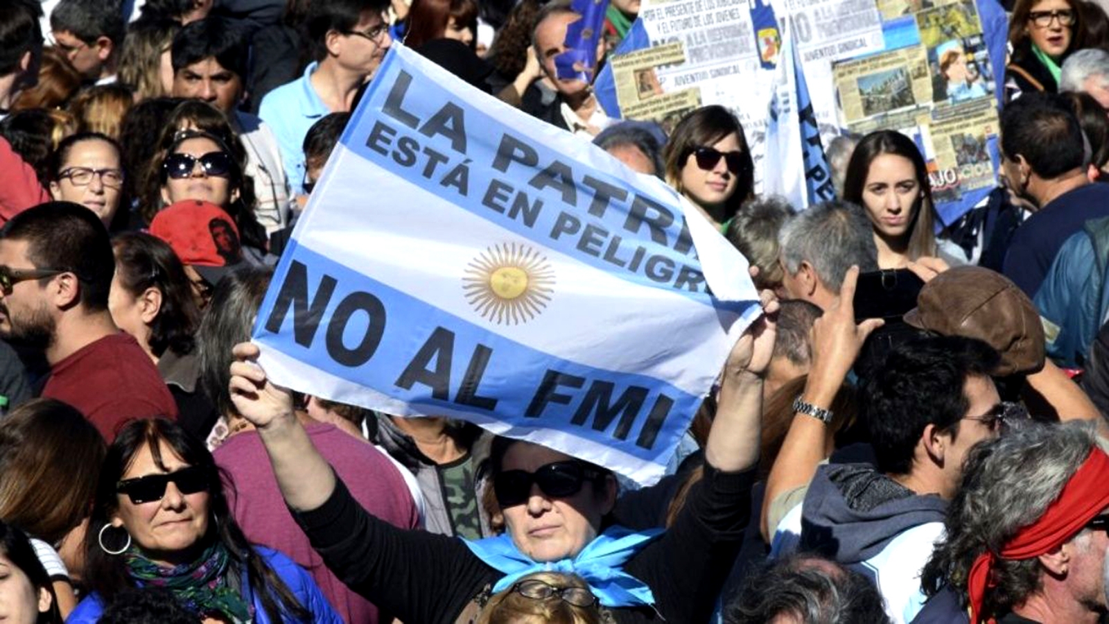 25-05-2018_buenos_aires_columnas_de_manifestantes.jpg_554688468