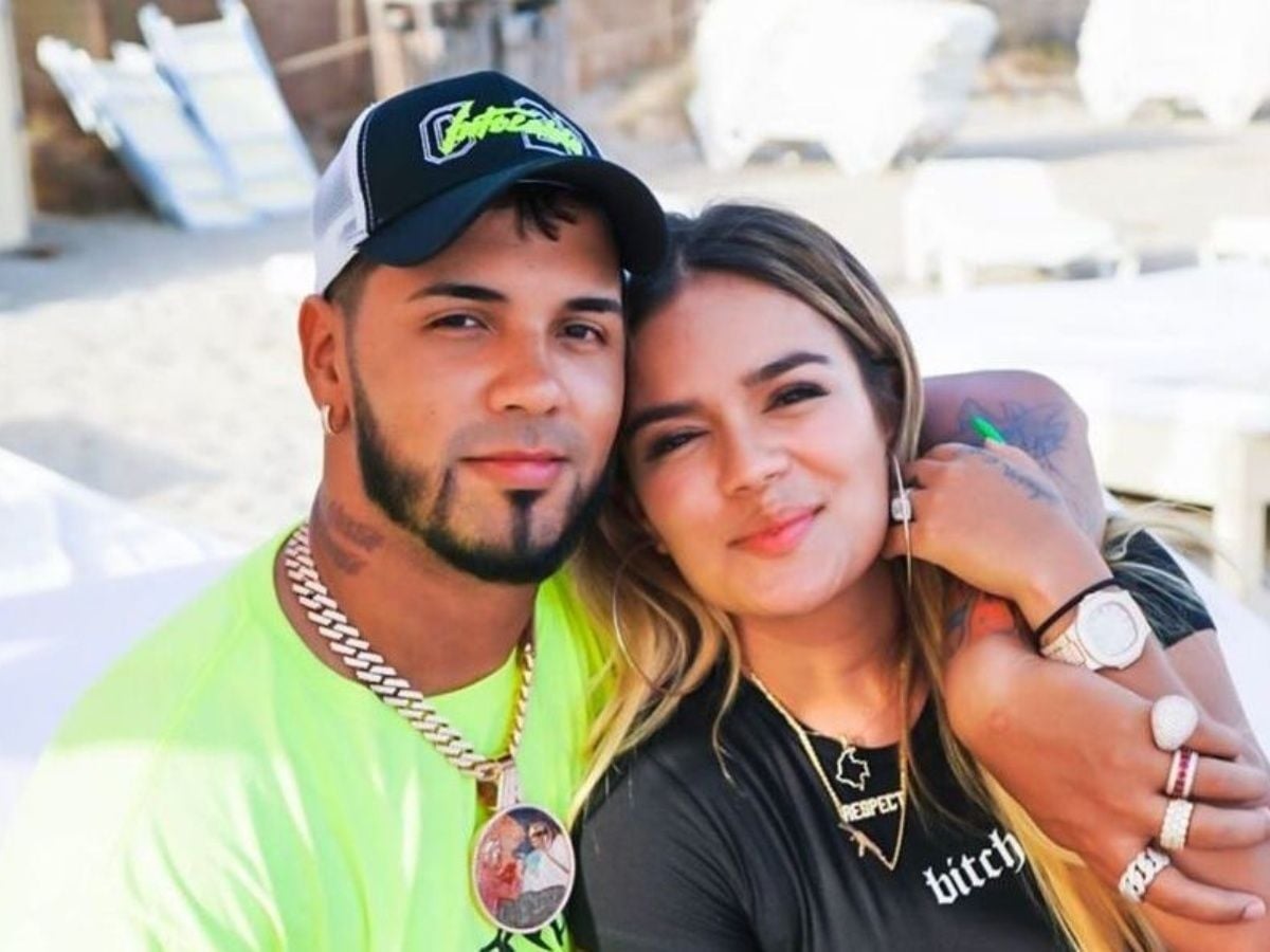 karol-anuel-aa-anuncian-casaran_0_92_958_596.jpg_54221318