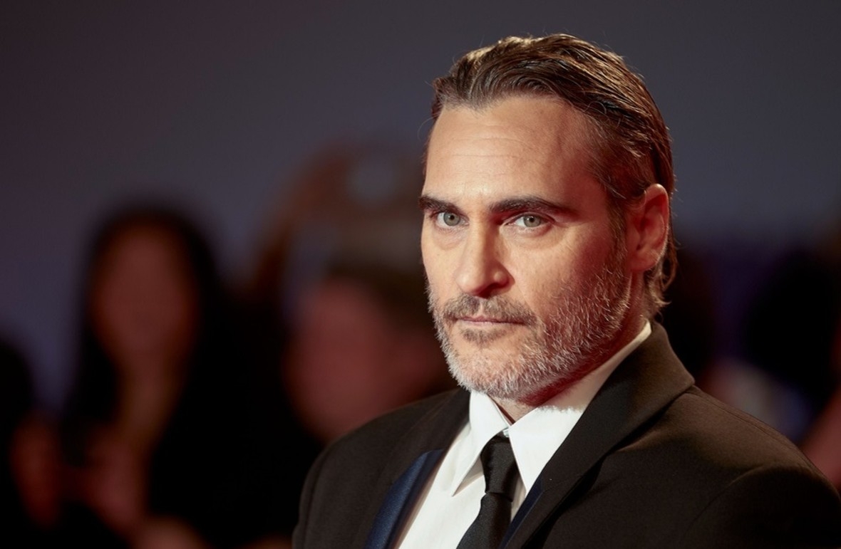 Joaquin-Phoenix-w-emocjonalnej-wypowiedzi-o-zmarlym-bracie-na-Festiwalu-w-Toronto_article
