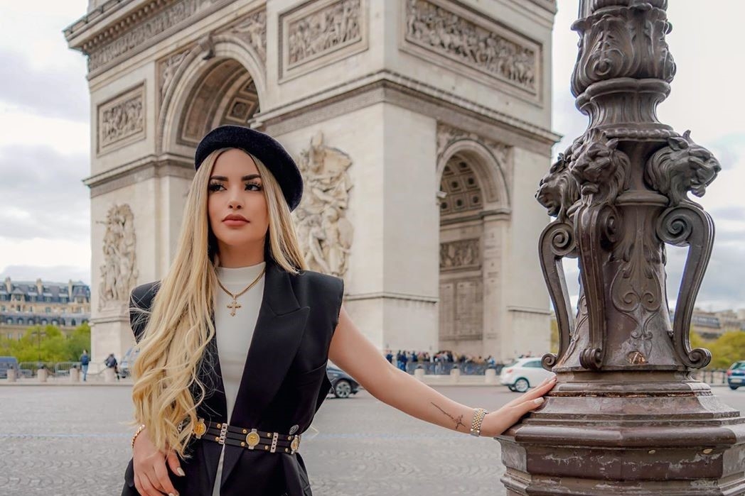 Kimberly Loaiza 2