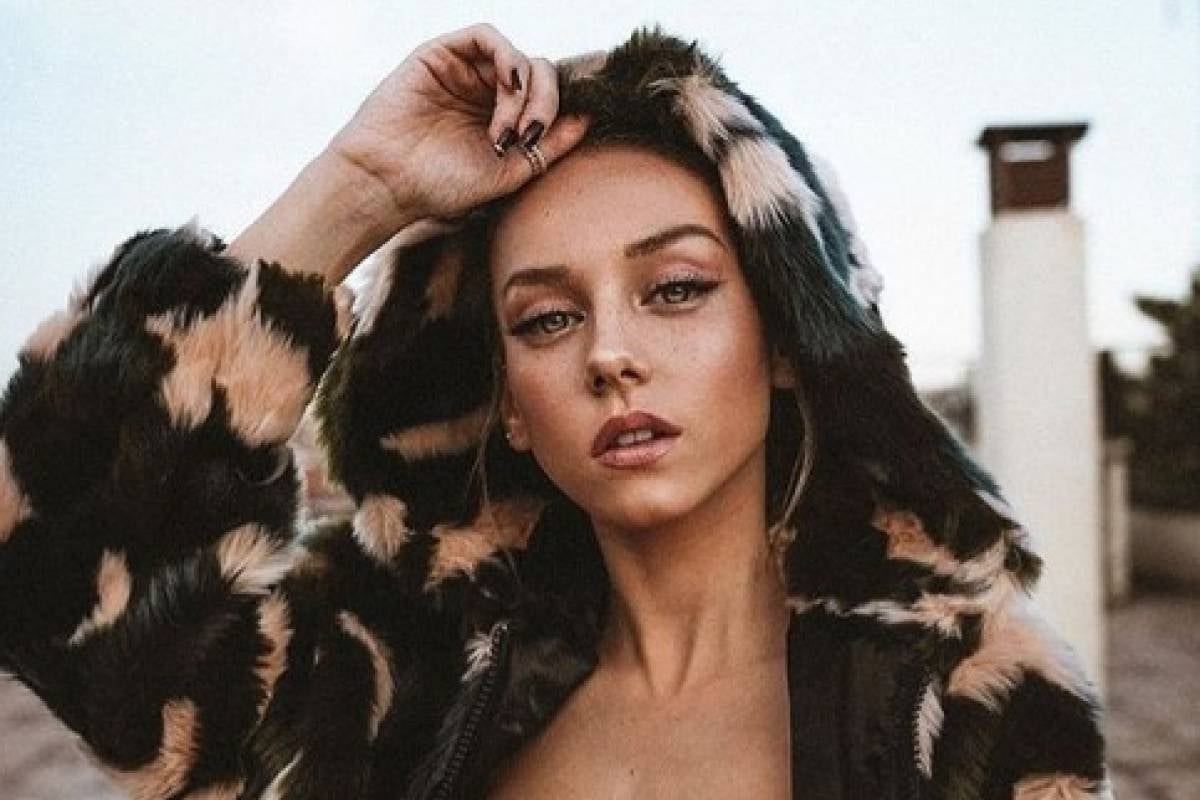 ester exposito