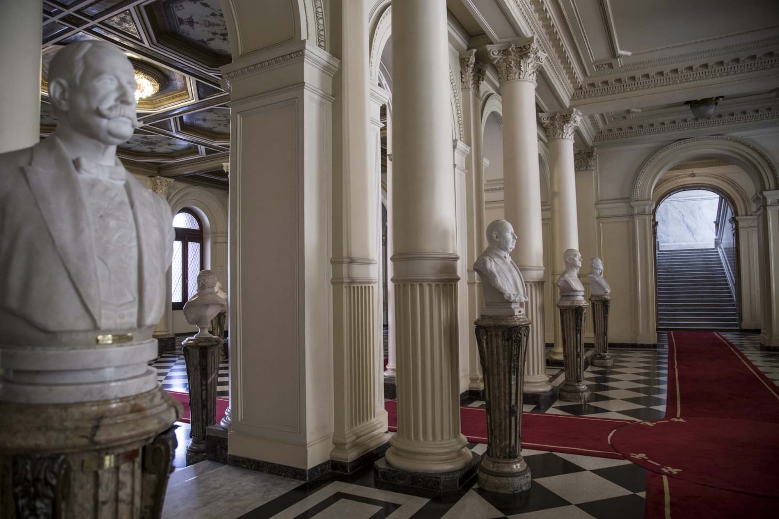 Salón_de_los_Bustos,_Casa_Rosada_06