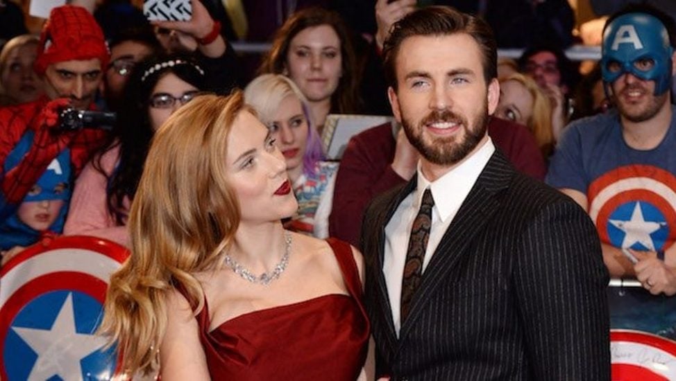 scarlett y chris evans