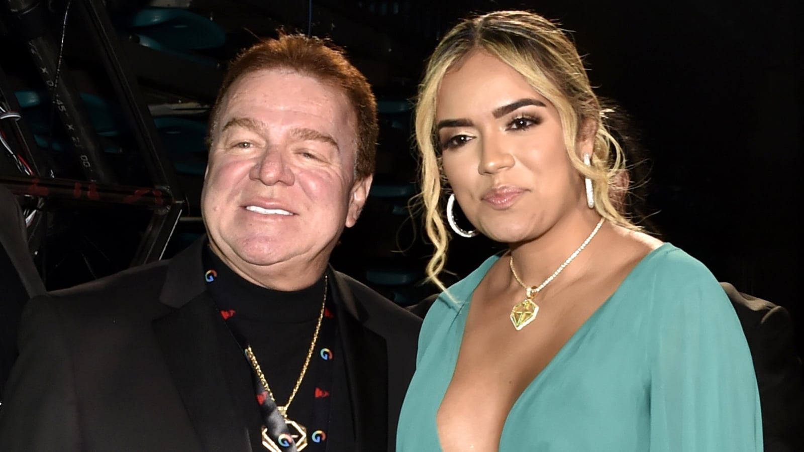 karol-g-y-su-papa-guillermo-giraldo-posando-en-la-19th-annual-latin-grammy-awards-en-las-vegas-nevada-el-15-de-noviembre-de-2018