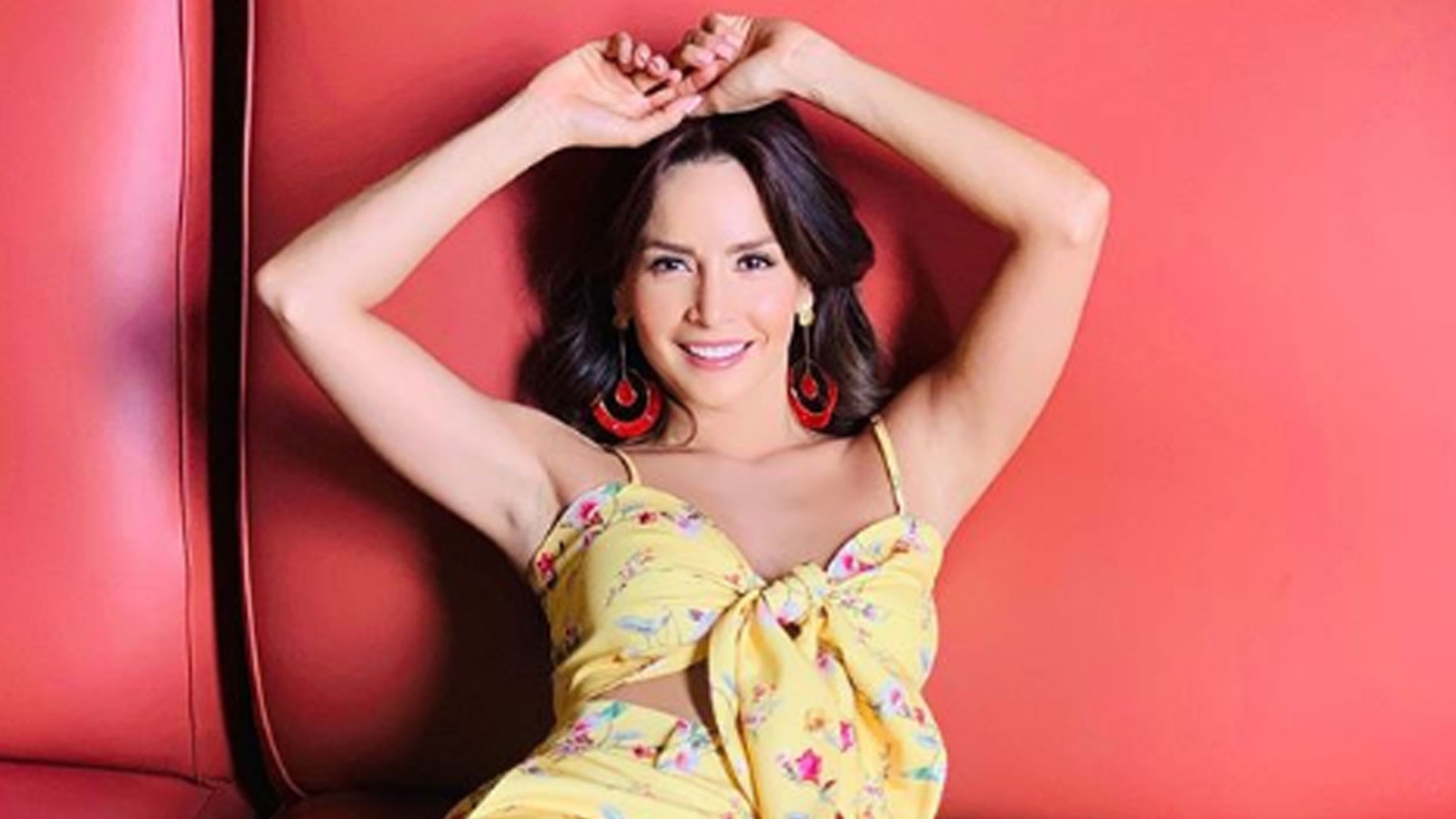 190813_4004241_Carmen_Villalobos_se_puso_a_bailar_con_Hecto