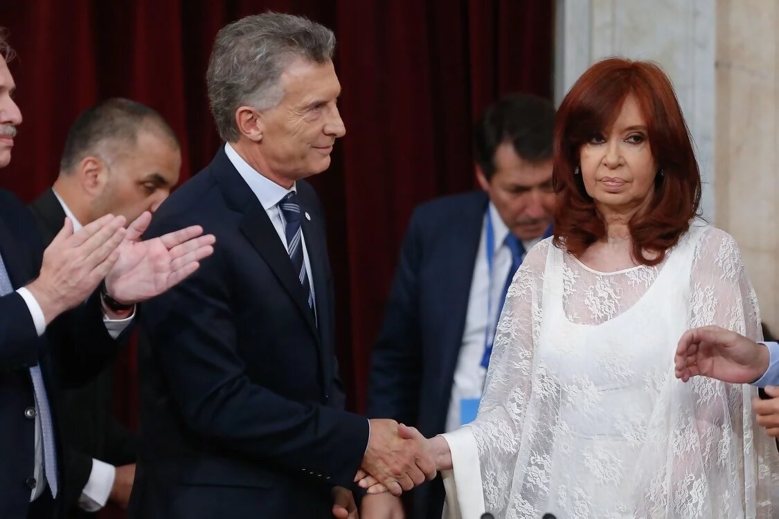 cristina-macri-y-un-saludo___8LoCEnoZ_0x750__1