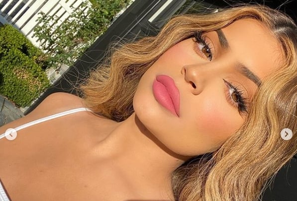 Kylie Jenner de labial rosa