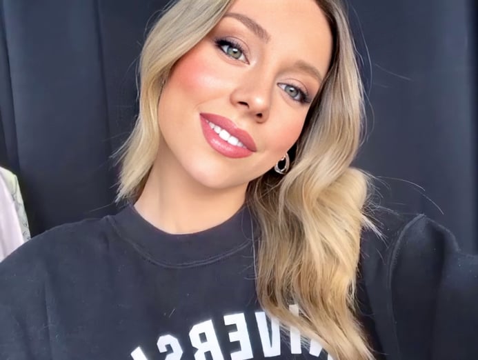 Ester Expósito de sueter