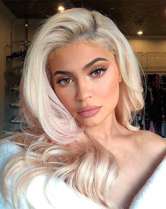 kylie Jenner rubia