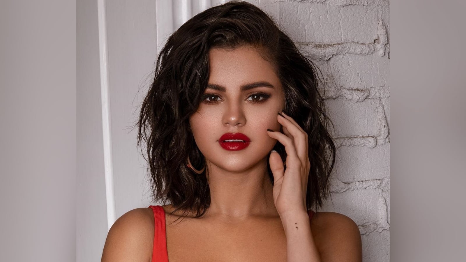 SELENA-GÓMEZ