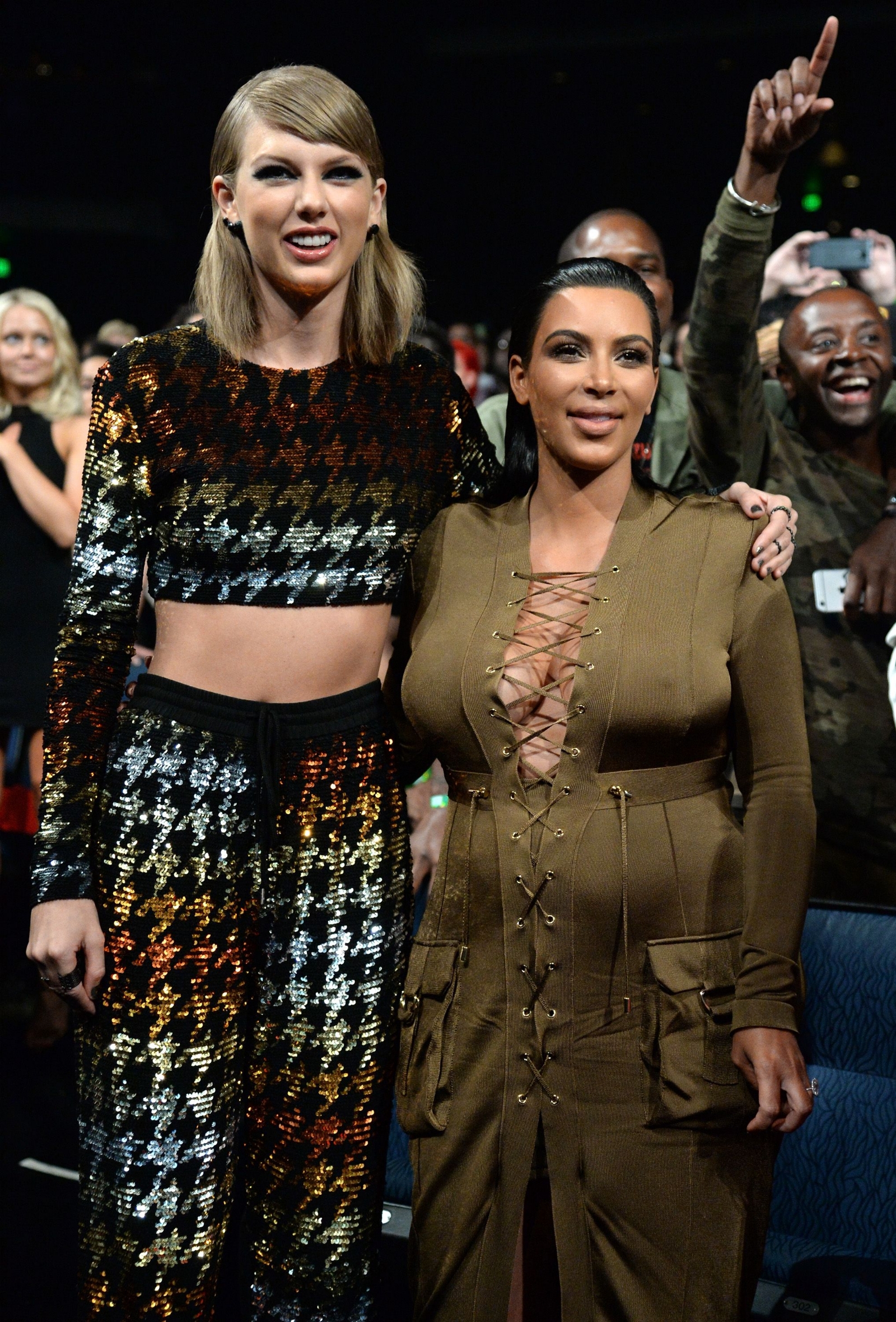taylor-swift-and-kim-kardashian-west-attend-the-2015-mtv-news-photo-1584819224
