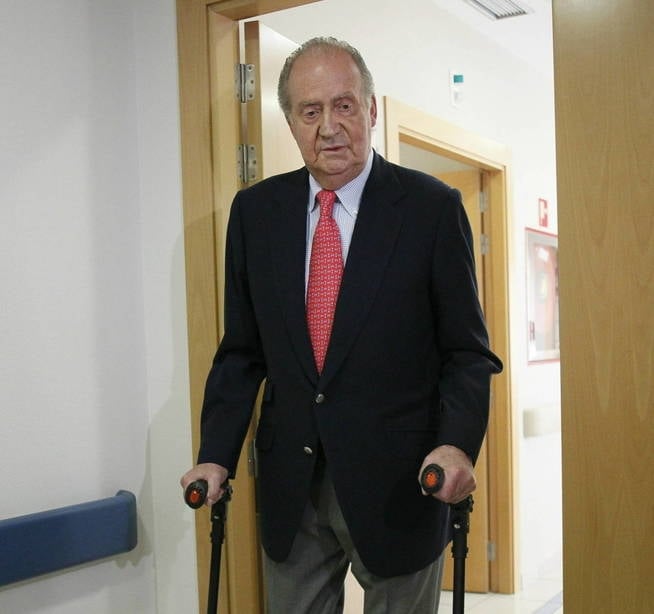 el-rey-juan-carlos-tras-su-operacion-de-cadera-al-volver-de-botsuana-getty