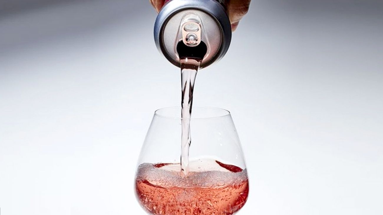vino en lata apertura