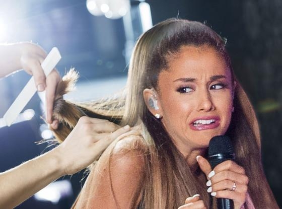 Ariana quejandose