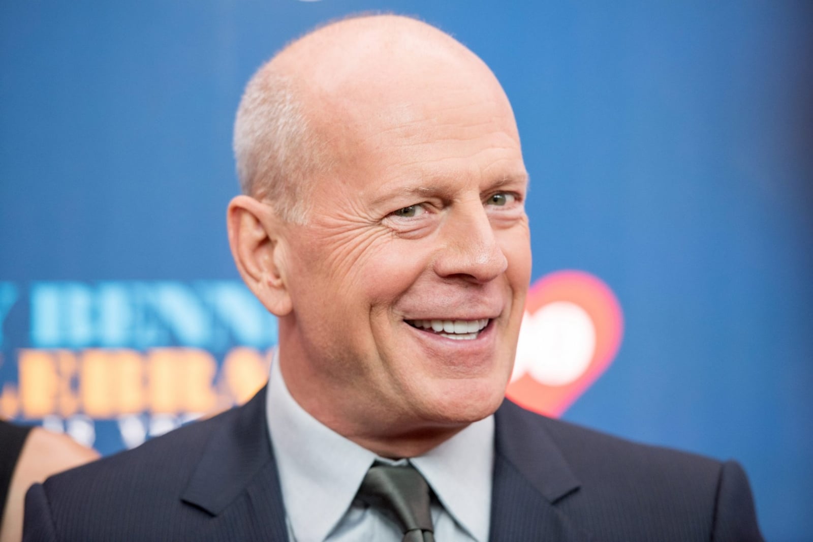 bruce-willis-1900x1267