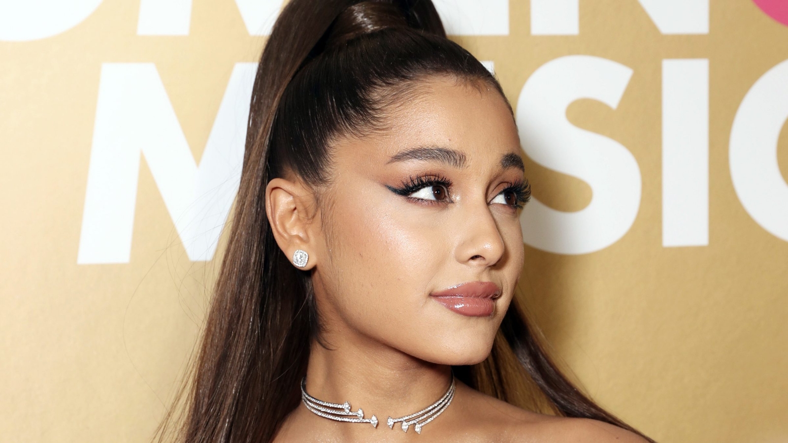 cropped-ariana-grande-top-3-songs-in-country-2-1