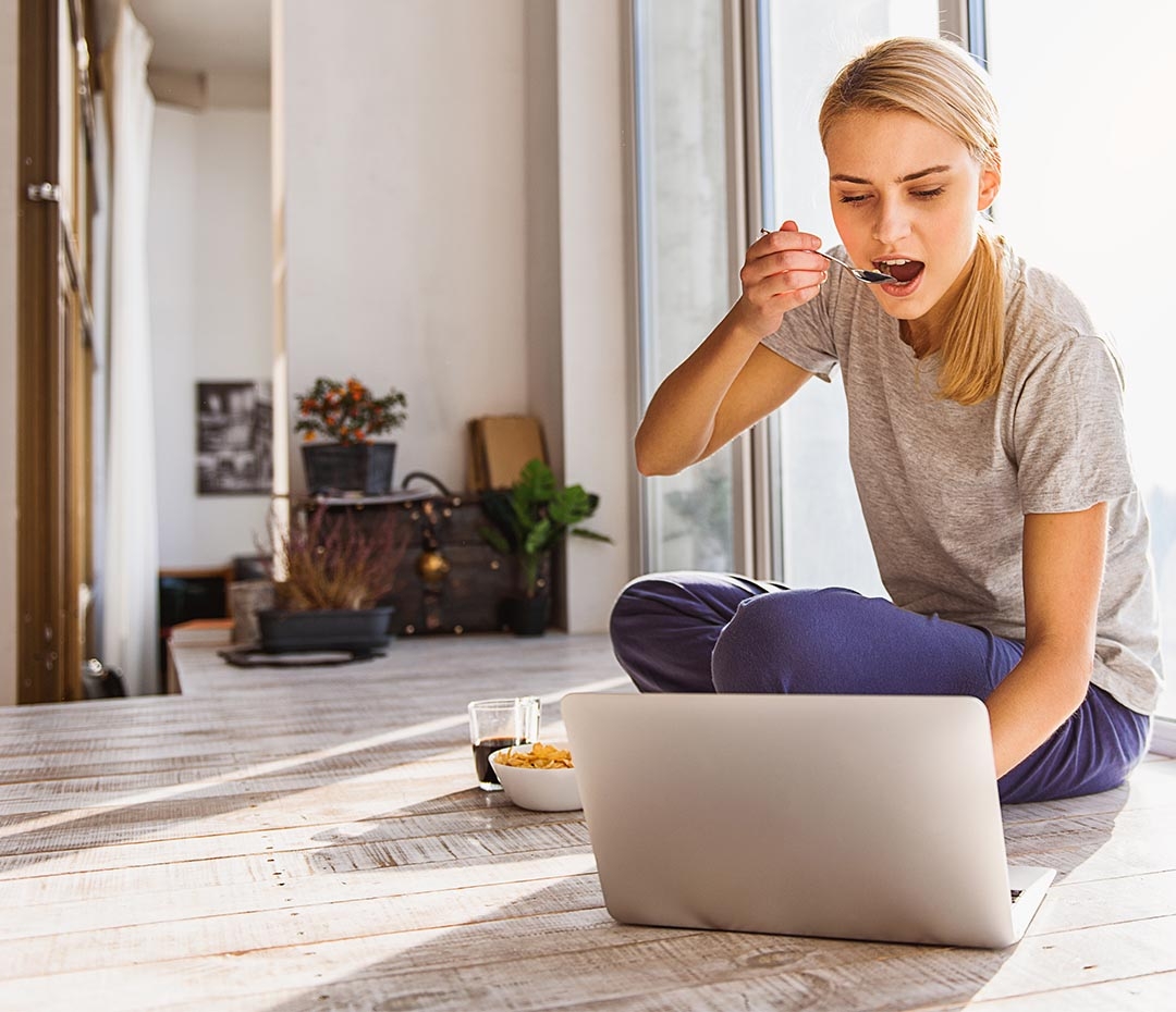 COMER-SOLO-EN-CUARENTENA-DESTACADA-123RF