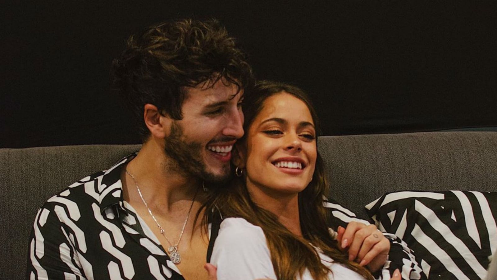 tini-stoessel-y-sebastian-yatra