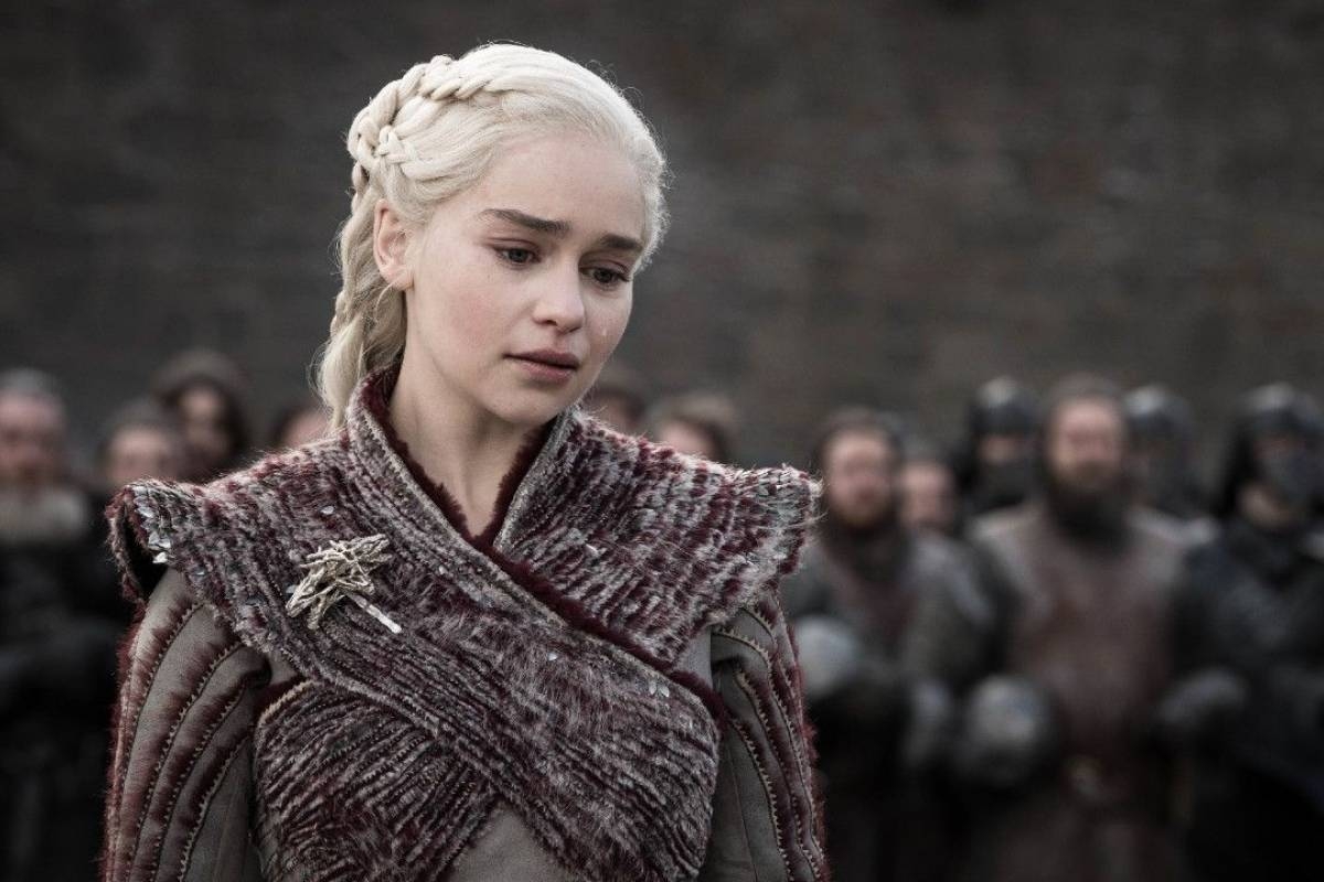 emiliaclarke-79fe2a3d6de683c14a8475b95579c468-1200x800