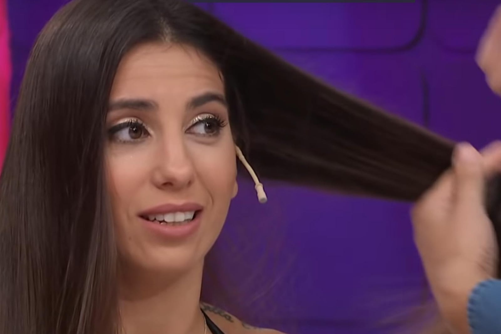 le-cortaron-el-pelo-en-vivo-a-cinthia-fernandez-y-termino-llorando